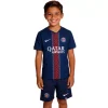 Ensemble Enfants Domicile PSG 2025/26 - Eleven Crown - Maillot de Football Pas Cher - Survêtements Pas Cher - Maillot de Foorball Enfants Pas Cher - Maillots Retro Vintage Pas Cher- Qualité Premium